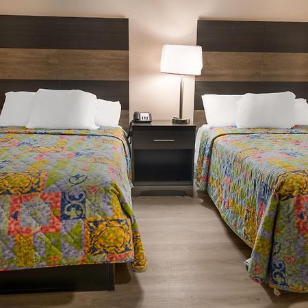 Knights Inn Grand Rapids East Airport Cascade Екстериор снимка