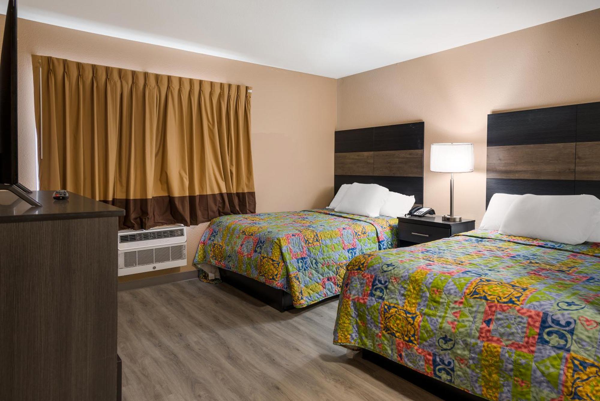 Knights Inn Grand Rapids East Airport Cascade Екстериор снимка